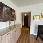 Oasis Royal Apartment