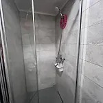 Oasis Royal Apartment *