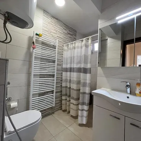 Oasis Royal Apartment *