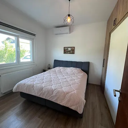 Oasis Royal Apartman *